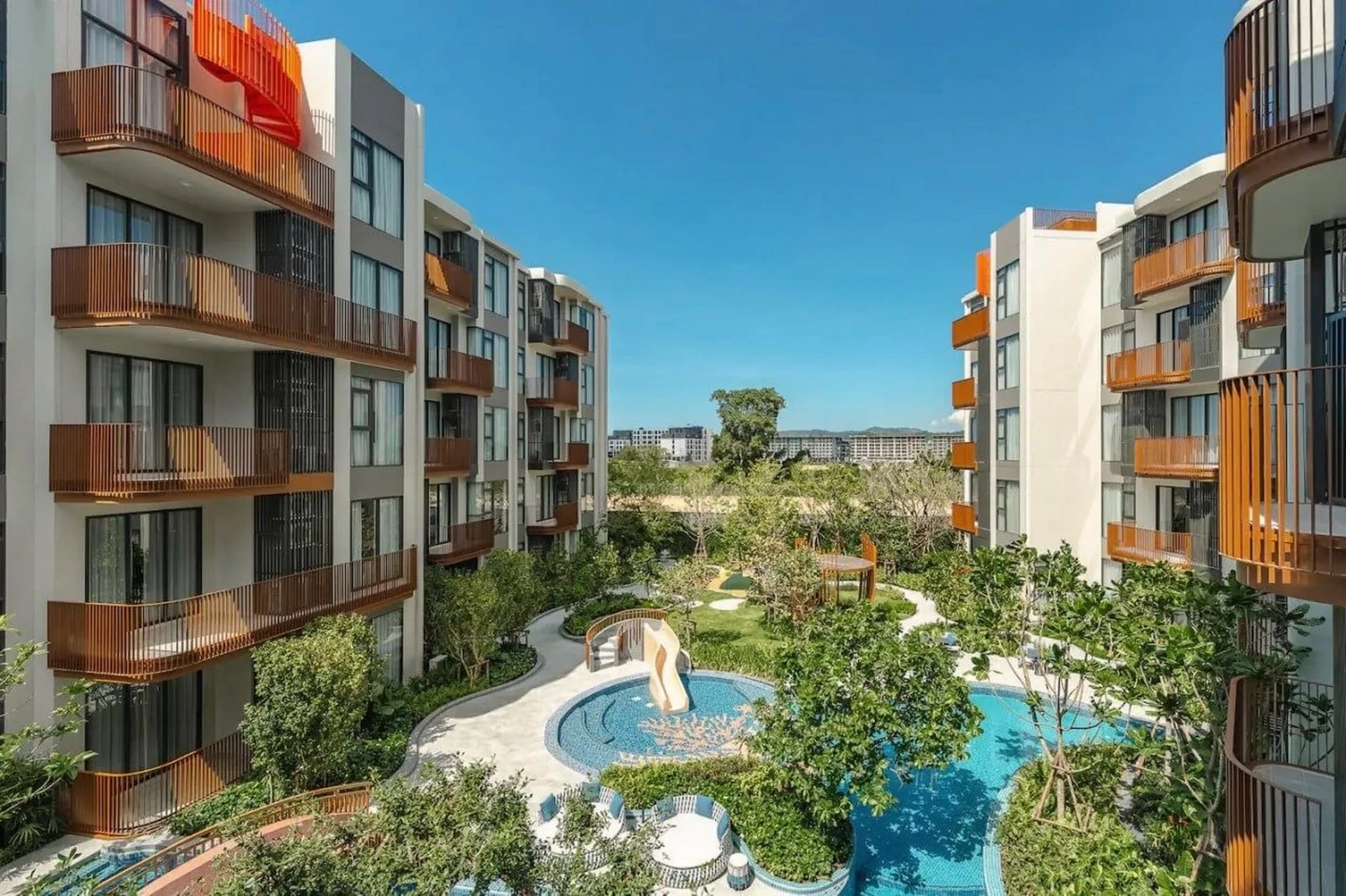 Phuket condominium with garden and pool — Thailand property